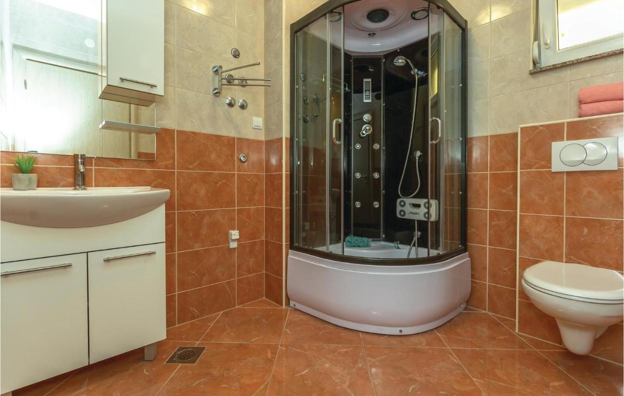 Amazing Apartment In Krvavica With Wifi Dış mekan fotoğraf